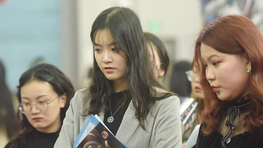 China's Female Labor Force Makes The She Economy Thrive